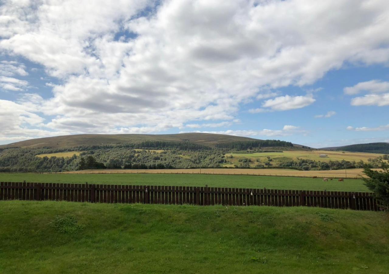 Lindas Retreats Self Catering Accommodation 1 Bedroom Cottage Or 3 Bedroom House Tomintoul Exterior photo
