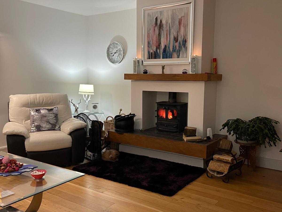 Lindas Retreats Self Catering Accommodation 1 Bedroom Cottage Or 3 Bedroom House Tomintoul Exterior photo