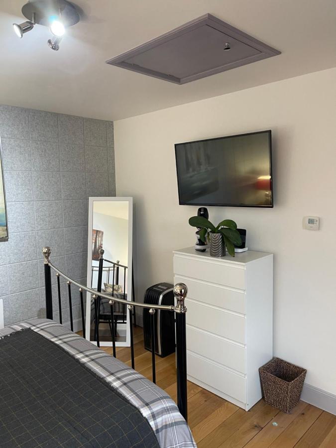 Lindas Retreats Self Catering Accommodation 1 Bedroom Cottage Or 3 Bedroom House Tomintoul Exterior photo