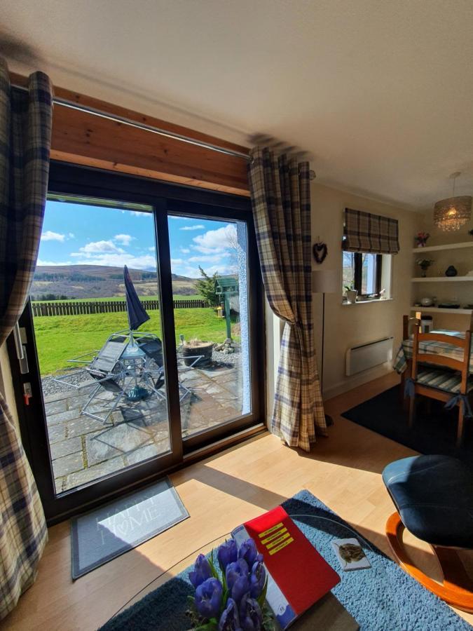 Lindas Retreats Self Catering Accommodation 1 Bedroom Cottage Or 3 Bedroom House Tomintoul Exterior photo