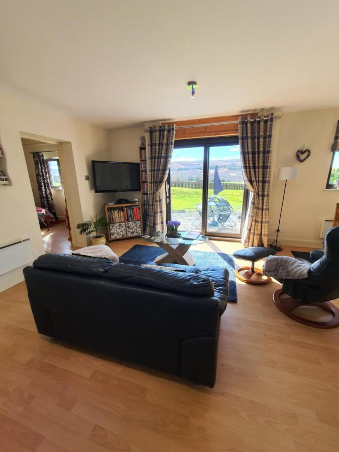 Lindas Retreats Self Catering Accommodation 1 Bedroom Cottage Or 3 Bedroom House Tomintoul Exterior photo