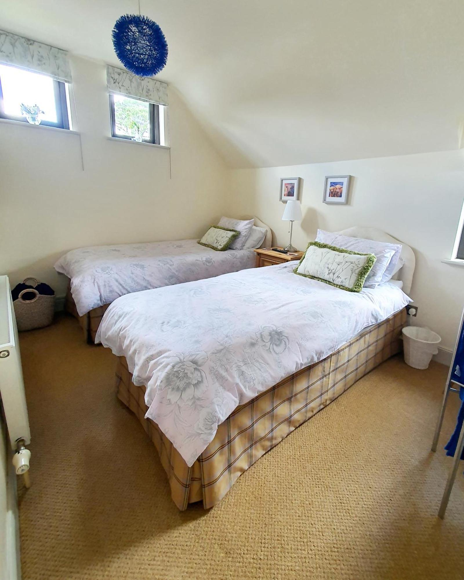 Lindas Retreats Self Catering Accommodation 1 Bedroom Cottage Or 3 Bedroom House Tomintoul Exterior photo