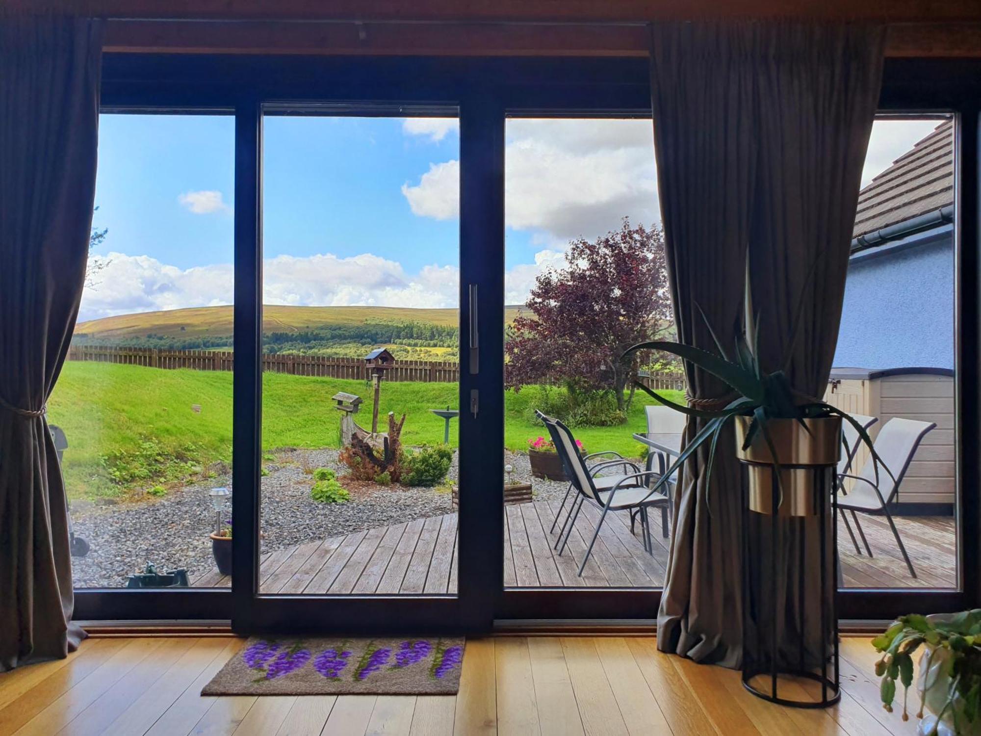 Lindas Retreats Self Catering Accommodation 1 Bedroom Cottage Or 3 Bedroom House Tomintoul Exterior photo