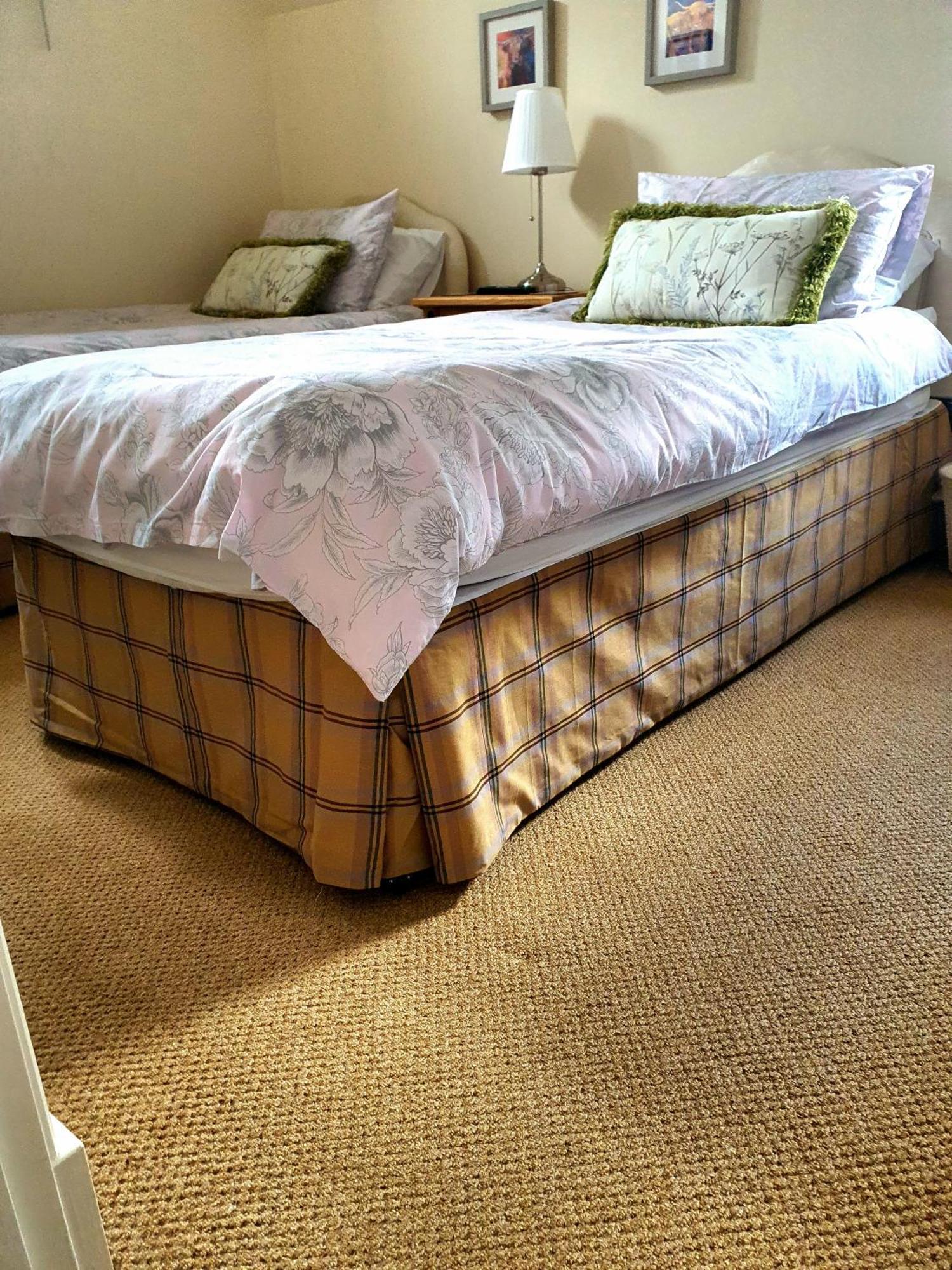 Lindas Retreats Self Catering Accommodation 1 Bedroom Cottage Or 3 Bedroom House Tomintoul Exterior photo